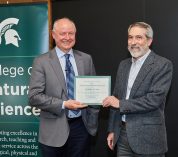 Jeffrey Conner received faculty mentor award from NatSci Dean Duxbury