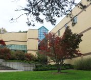 Autumn view of the Academic Building at the W.K. Kellogg Biological Station.