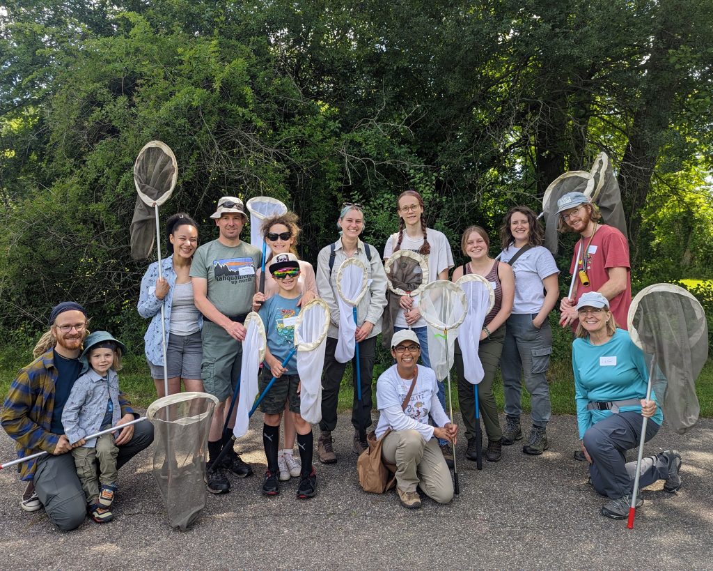 The dragonfly and damselfly group pose for a group photo at the 2024 KBS BioBlitz.